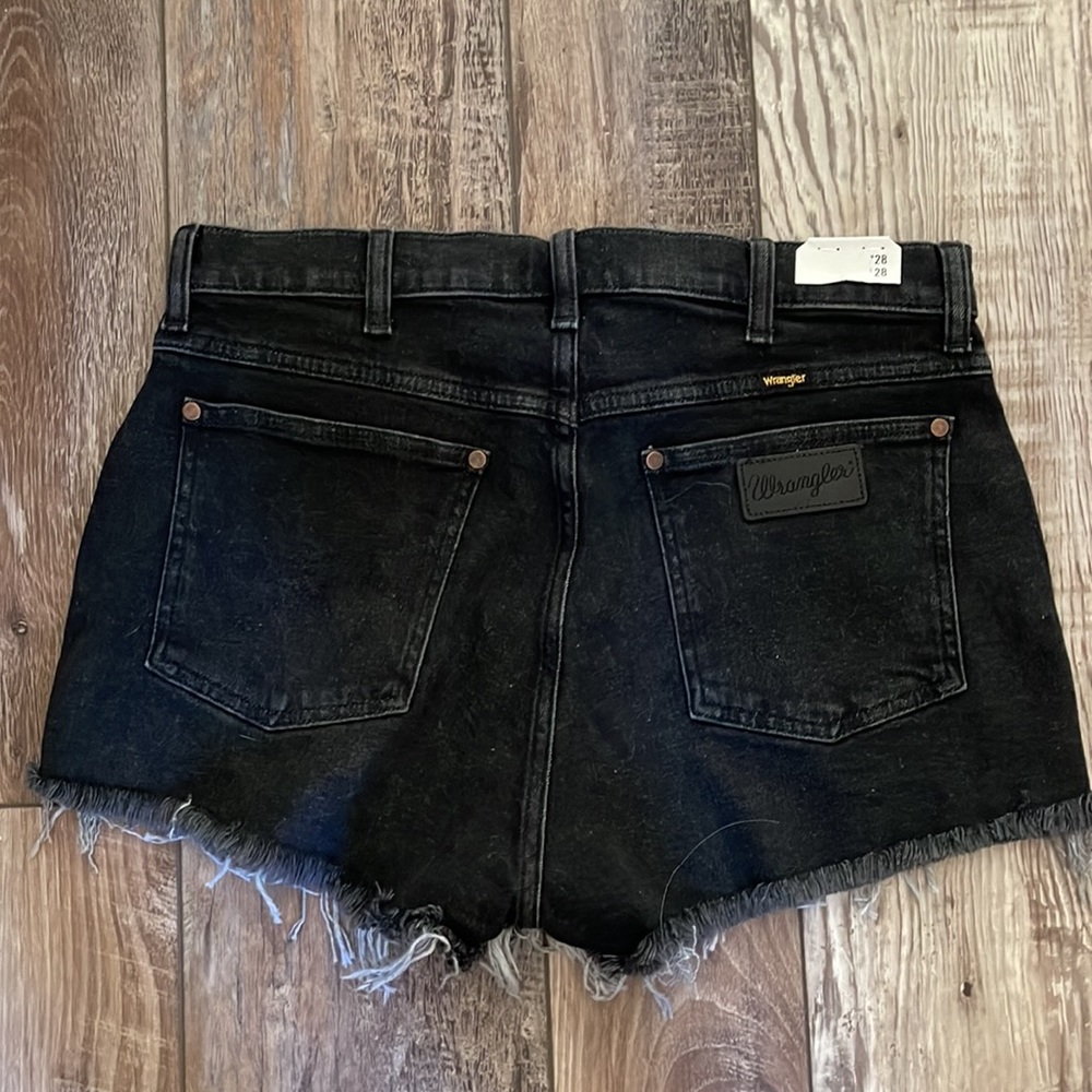 Wrangler Reworked Retro Shorts New Vintage Festival Summer Black Distressed 28 - Picture 2 of 2